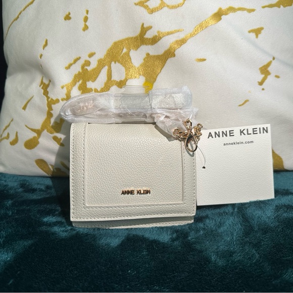 Anne Klein White and Gold Wallet - Picture 1 of 9